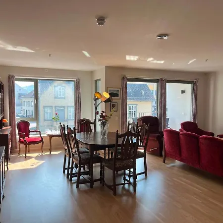Apartman Spacious - Prime Location - Elevator