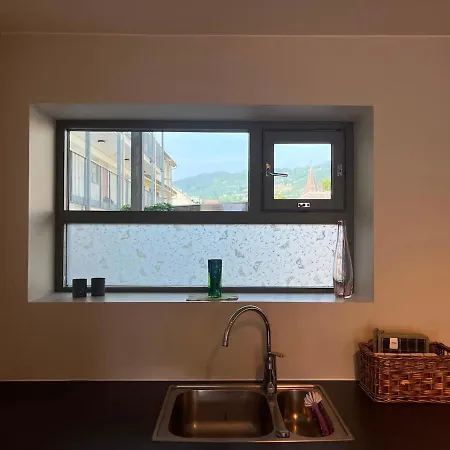 Spacious - Prime Location - Elevator Apartman