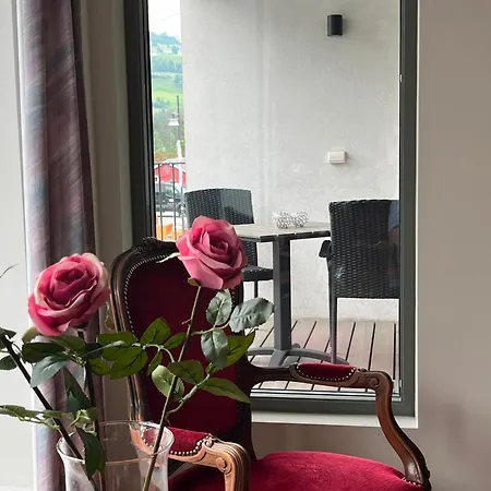 Spacious - Prime Location - Elevator Apartman